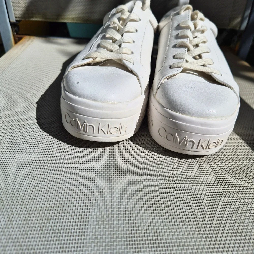 Calvin Klein White Leather Platform Sneakers Embossed Logo Low Top Y2K Preppy